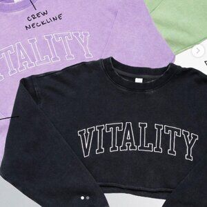 Like New! Vitality Warm Up Raw Hem Crop‎ Crewneck Sweatshirt - Size M